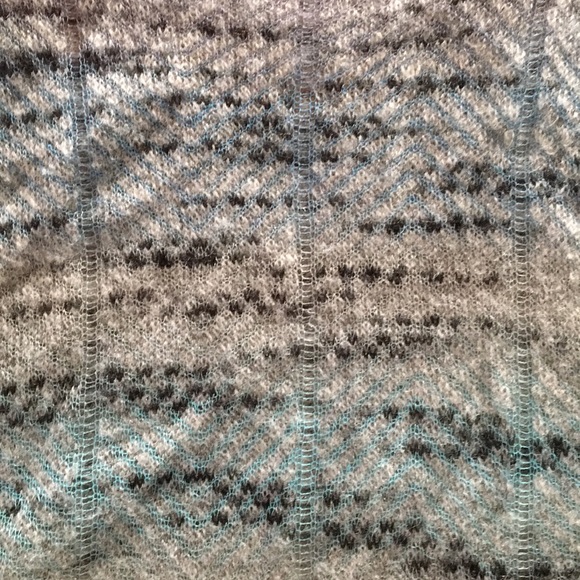 Free people sweater with bell sleeve and net back - Picture 3 of 5